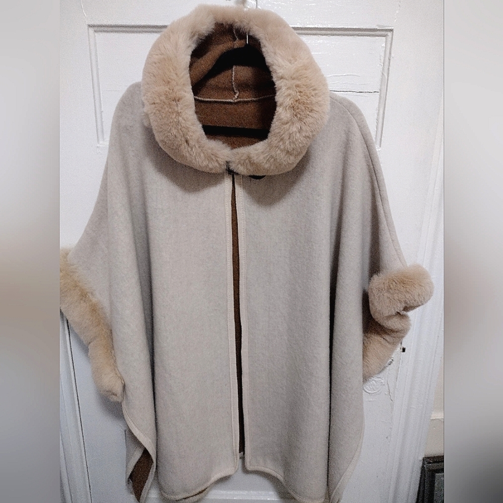 Poncho Sherpa pull over with hood